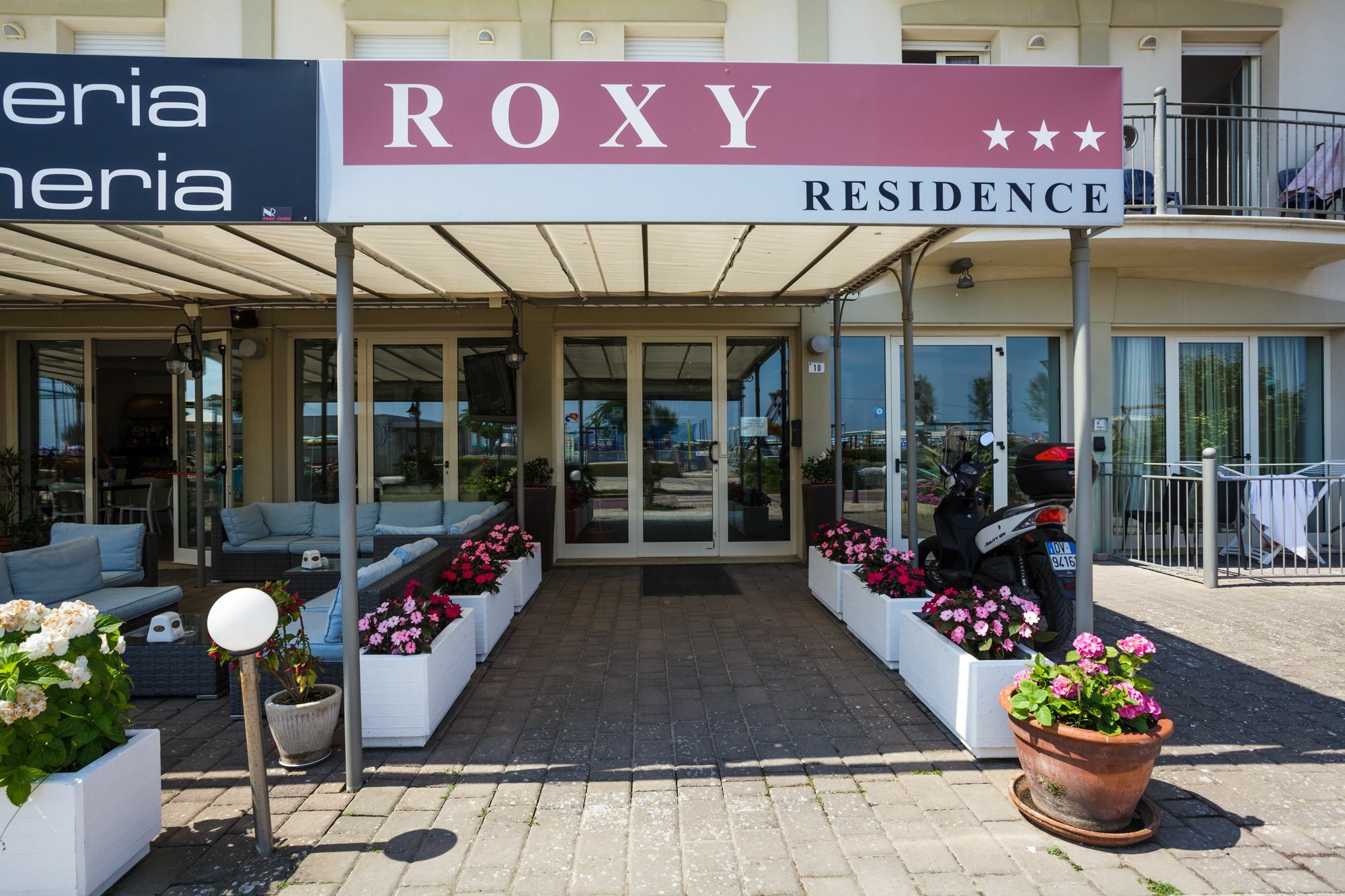 Residence Roxy Misano Adriatico Eksteriør billede